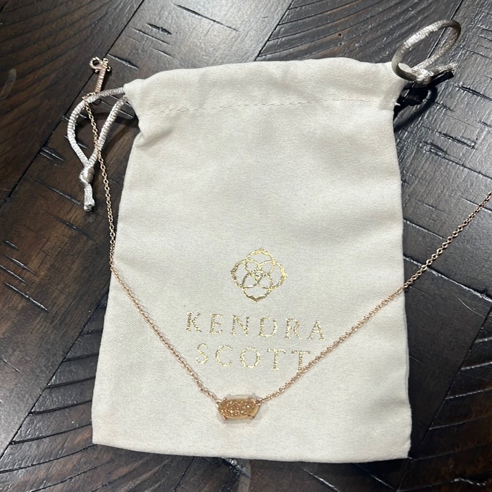 Rose gold Kendra Scott Necklace